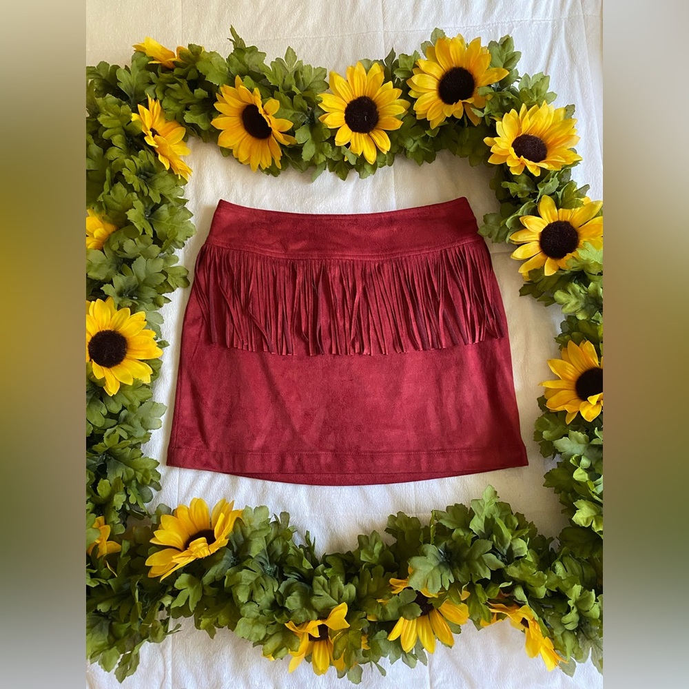 Express - Red Suede Mini Skirt With Fringe - Size Small - Picture 5 of 7